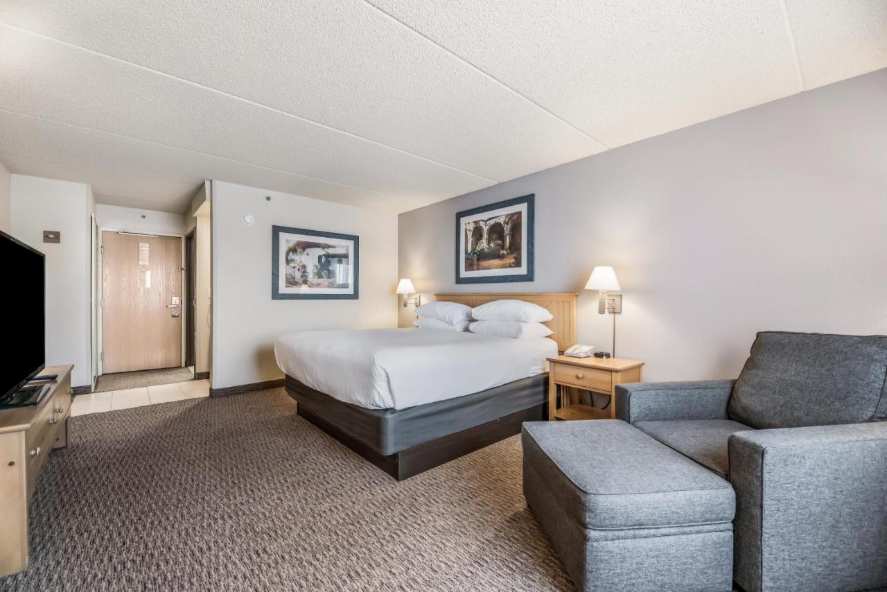 Red Lion Inn & Suites Goodyear Exterior photo