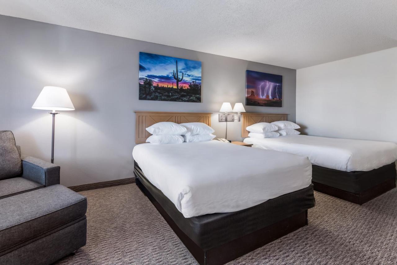 Red Lion Inn & Suites Goodyear Exterior photo