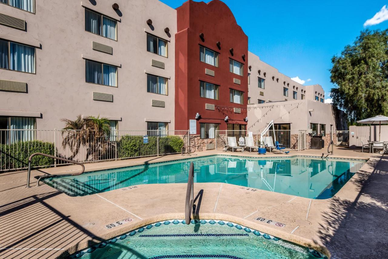 Red Lion Inn & Suites Goodyear Exterior photo