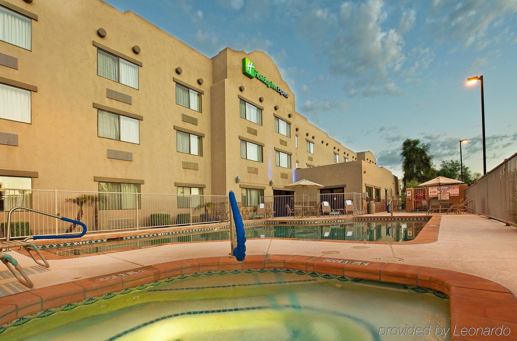 Red Lion Inn & Suites Goodyear Exterior photo