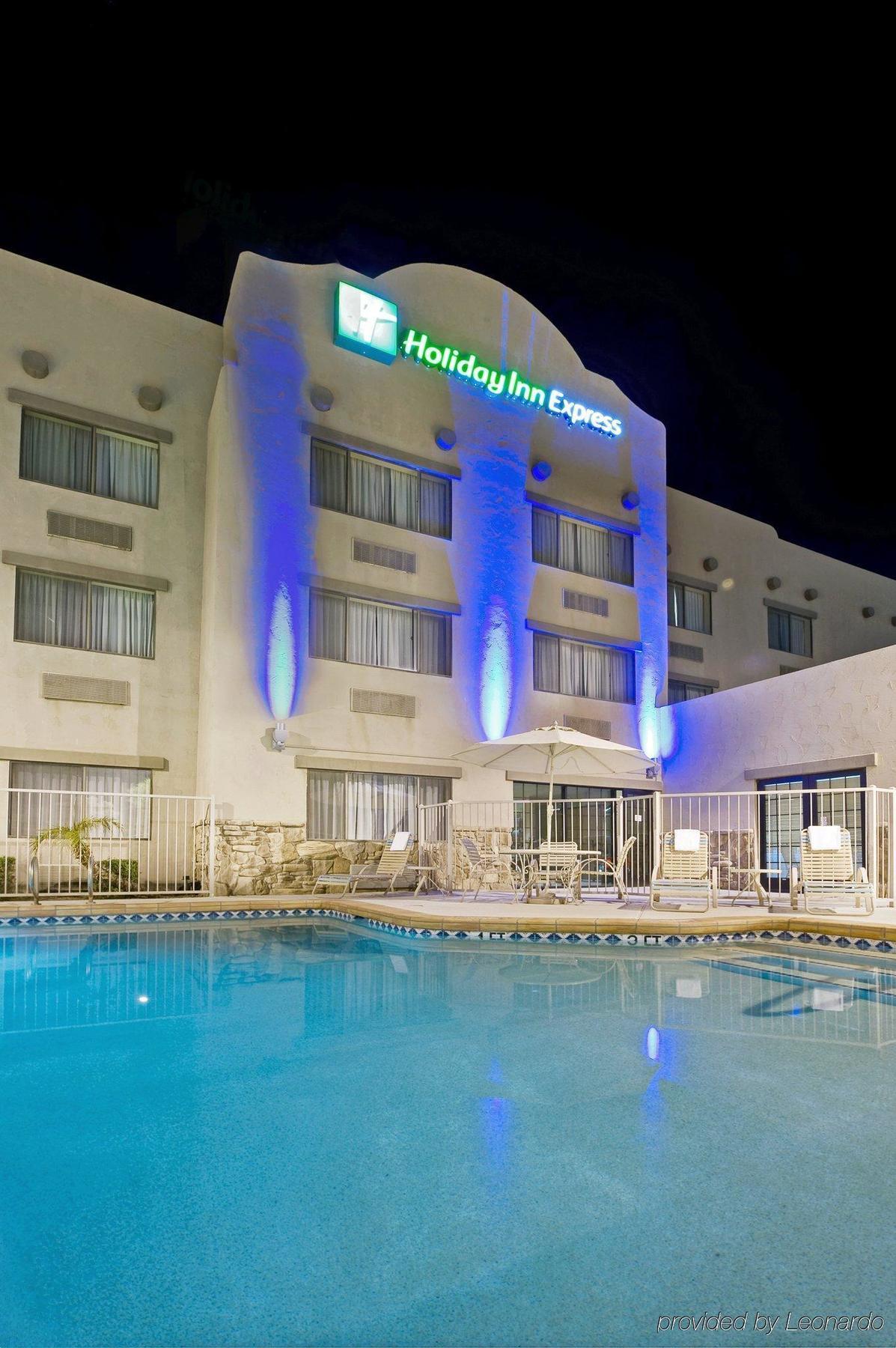 Red Lion Inn & Suites Goodyear Exterior photo