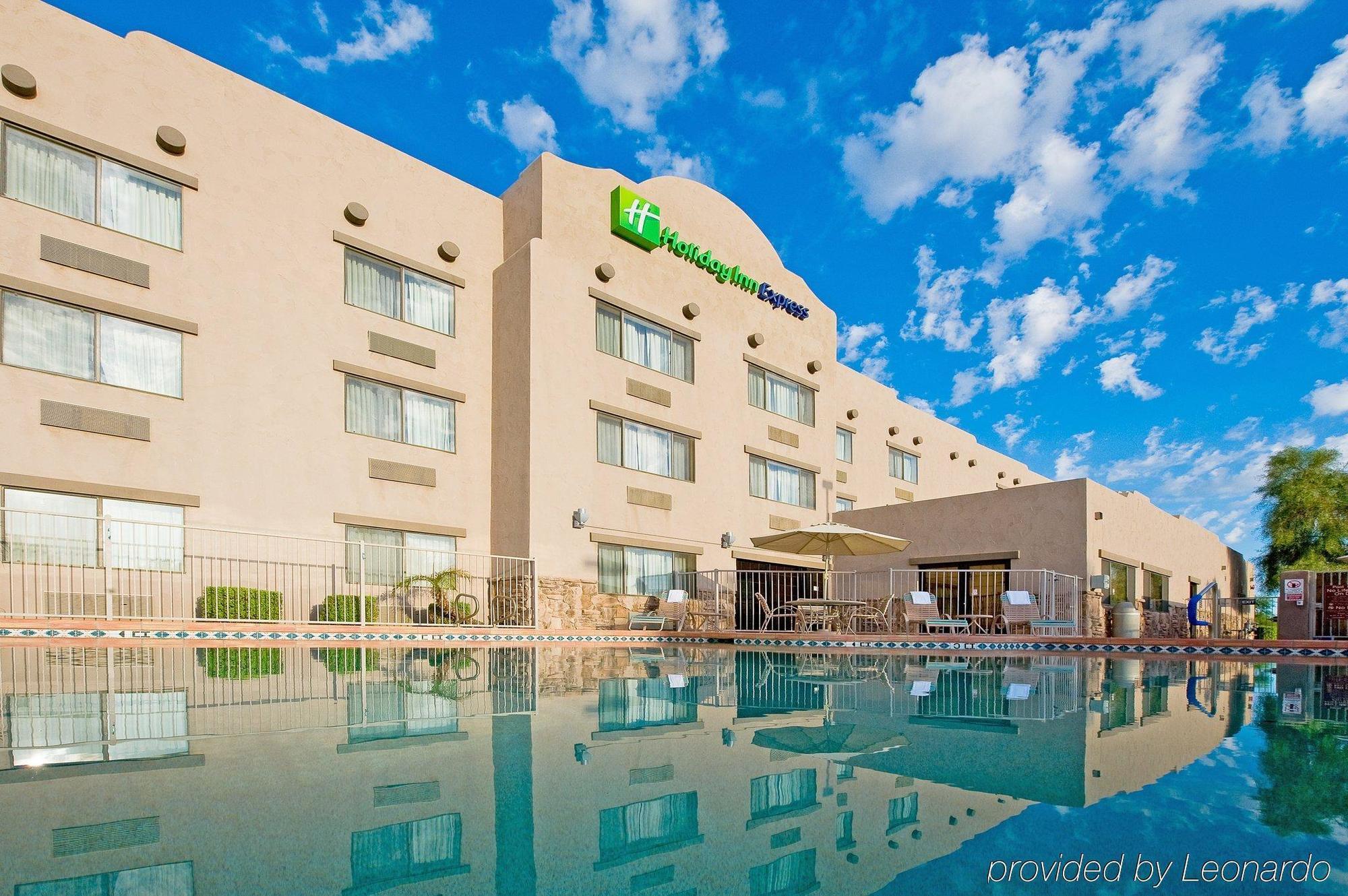 Red Lion Inn & Suites Goodyear Exterior photo