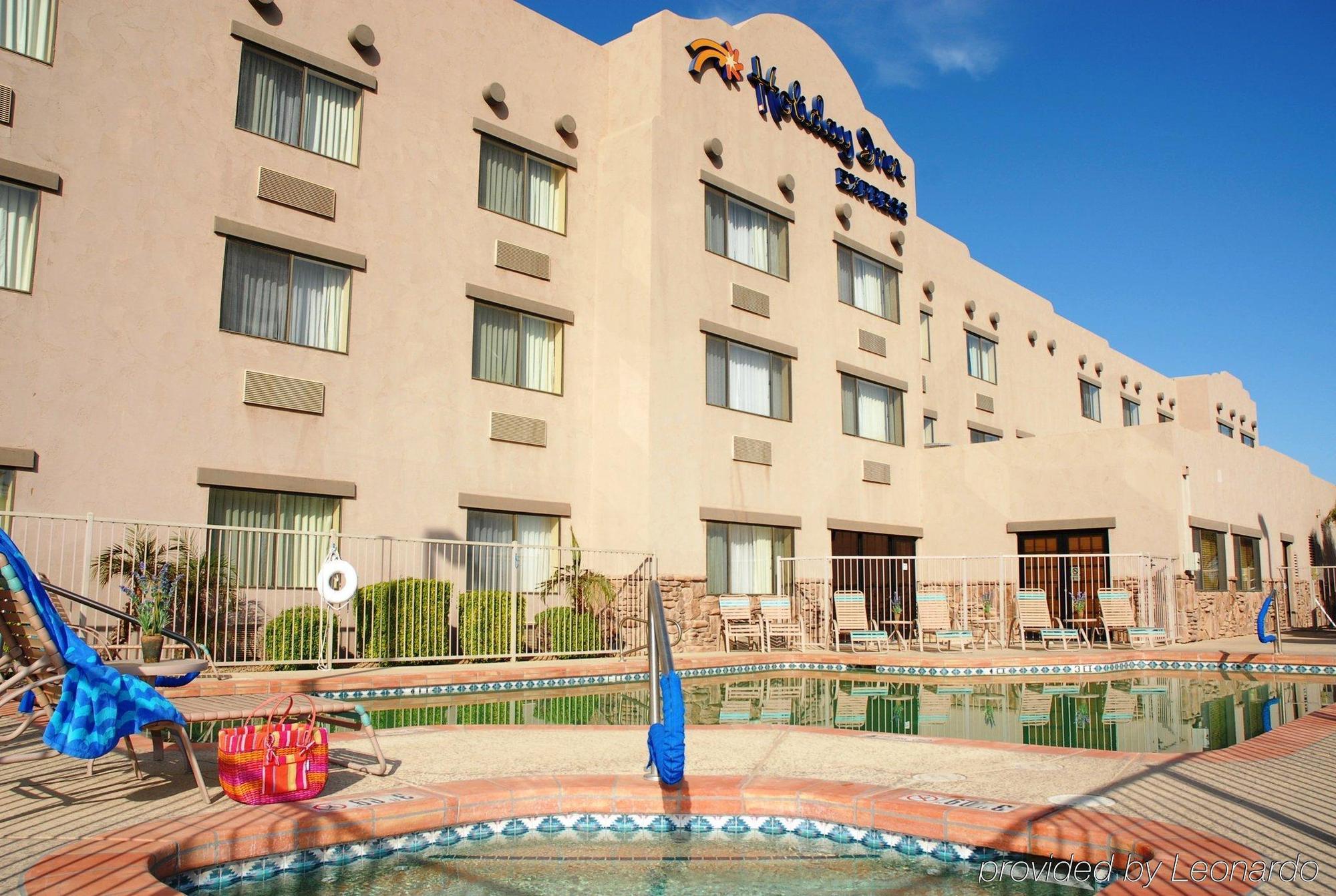 Red Lion Inn & Suites Goodyear Exterior photo