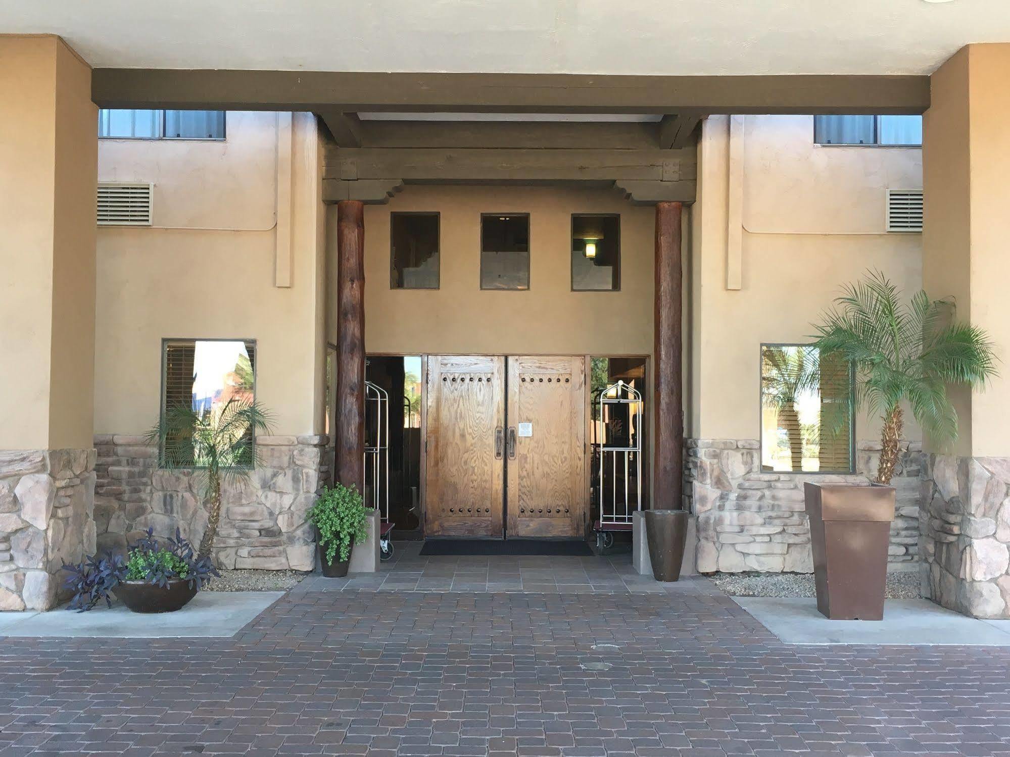 Red Lion Inn & Suites Goodyear Exterior photo