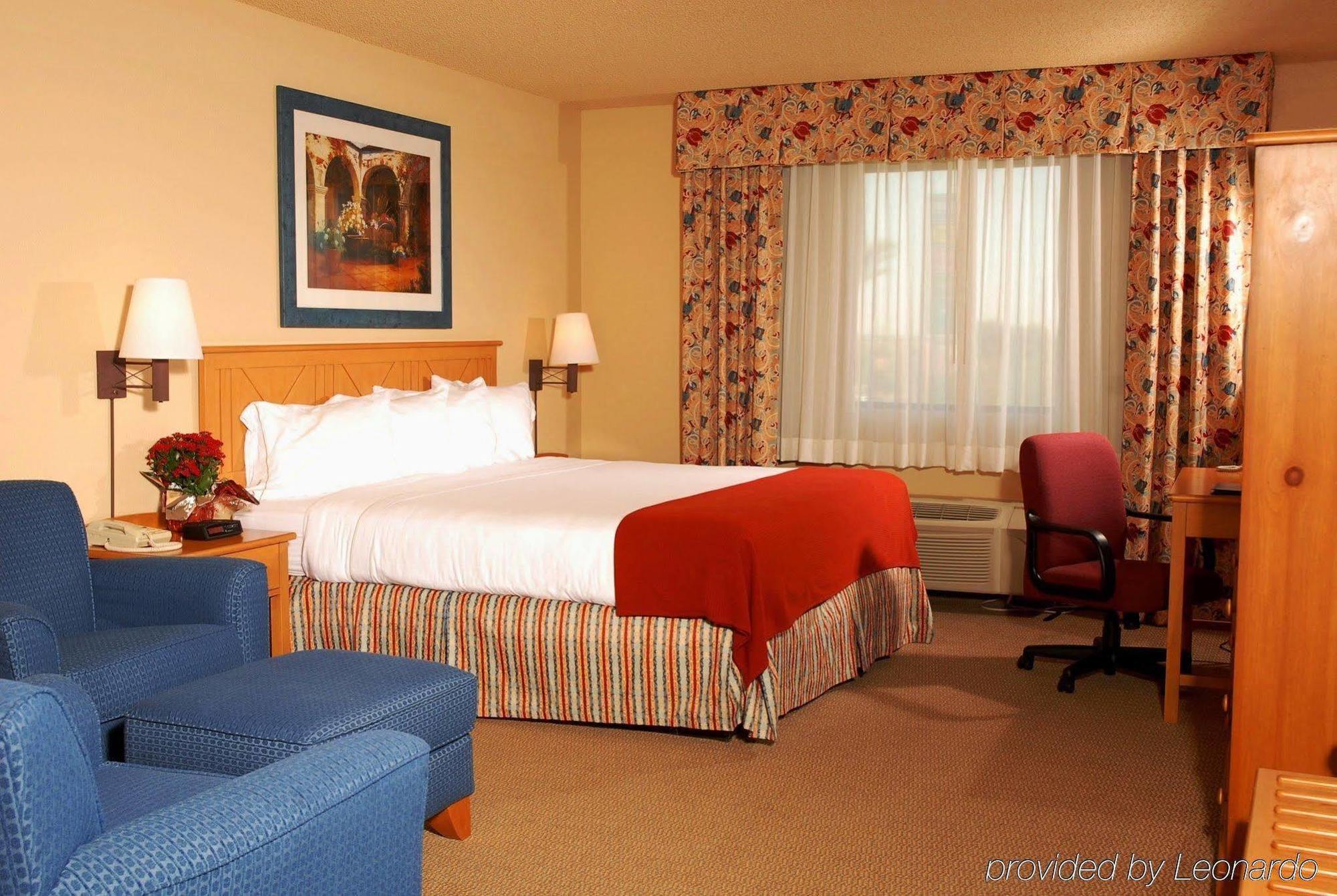 Red Lion Inn & Suites Goodyear Exterior photo