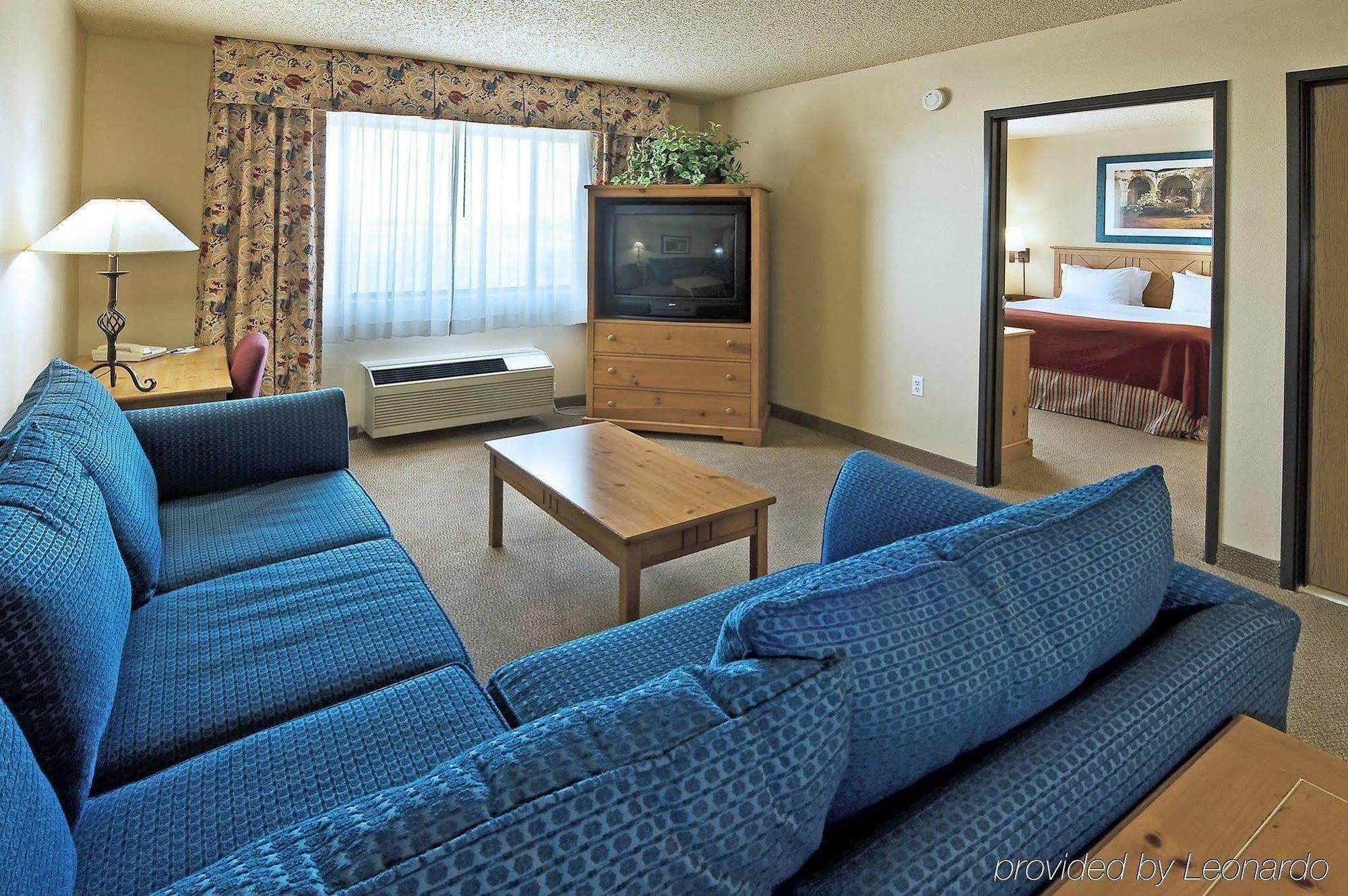 Red Lion Inn & Suites Goodyear Exterior photo